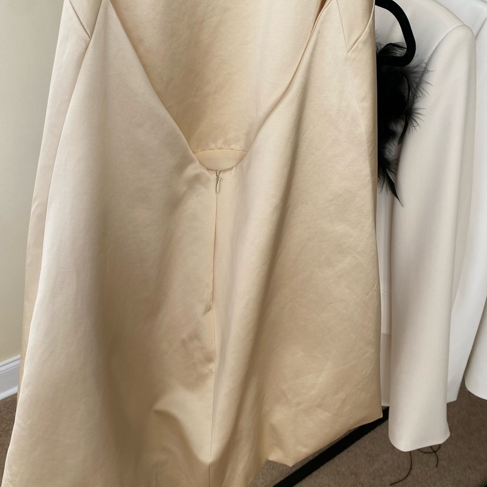 Zara satin ivory dress with open back, size XS. - Picture 5 of 7